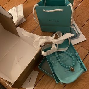 Return to Tiffany heart tag turquoise beaded bracelet with bag, boxes